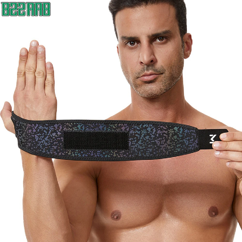1PCS Reflective Adjustable Compression Wrist Brace Wrist Wraps for Men Women, Reversible Wrist Support Fits Left & Right Hand