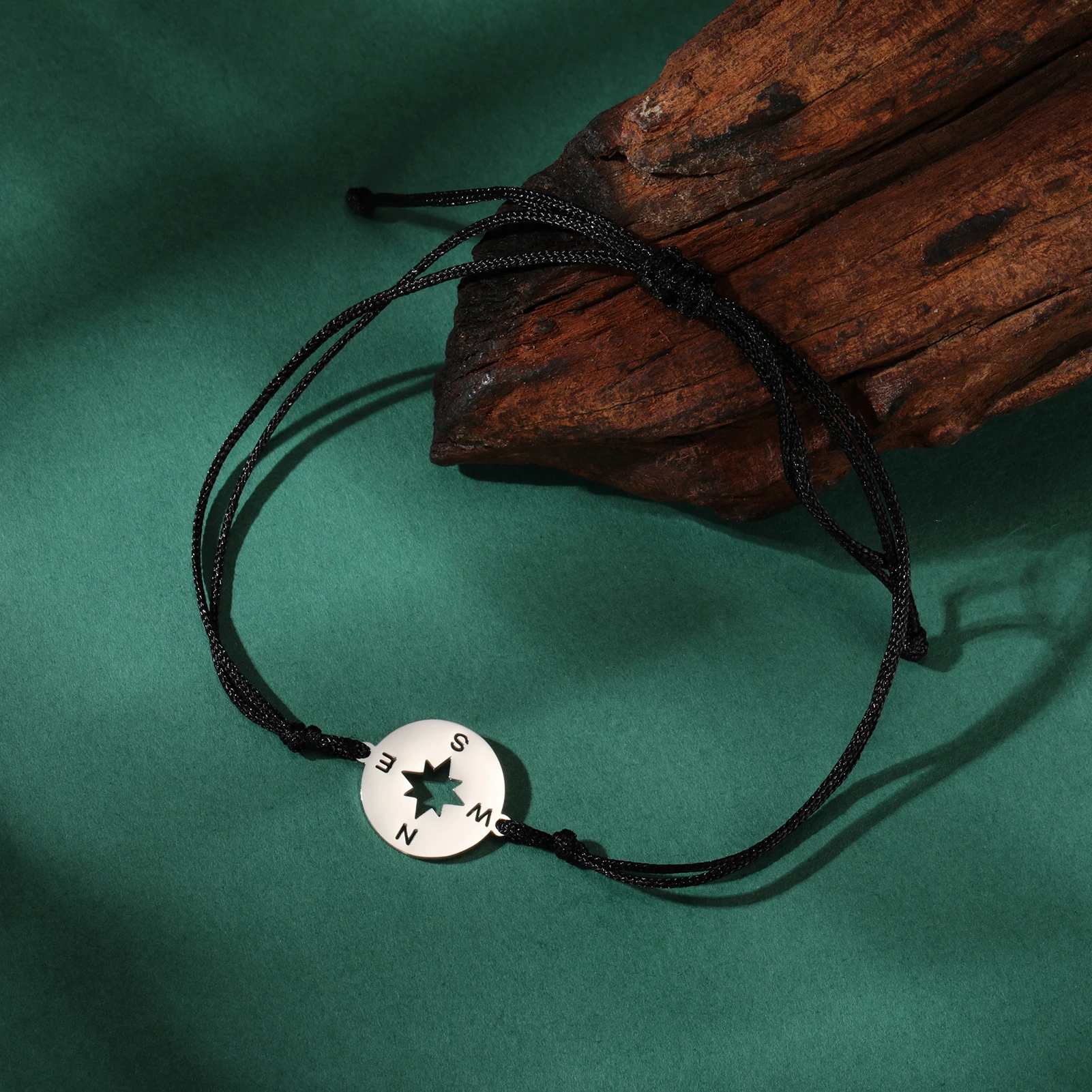 Round Compass Bracelet for Woman Men Friend Couple Gift Tour Hiking Black Red Rope Chain Gold Color Stainless Steel Jewelry