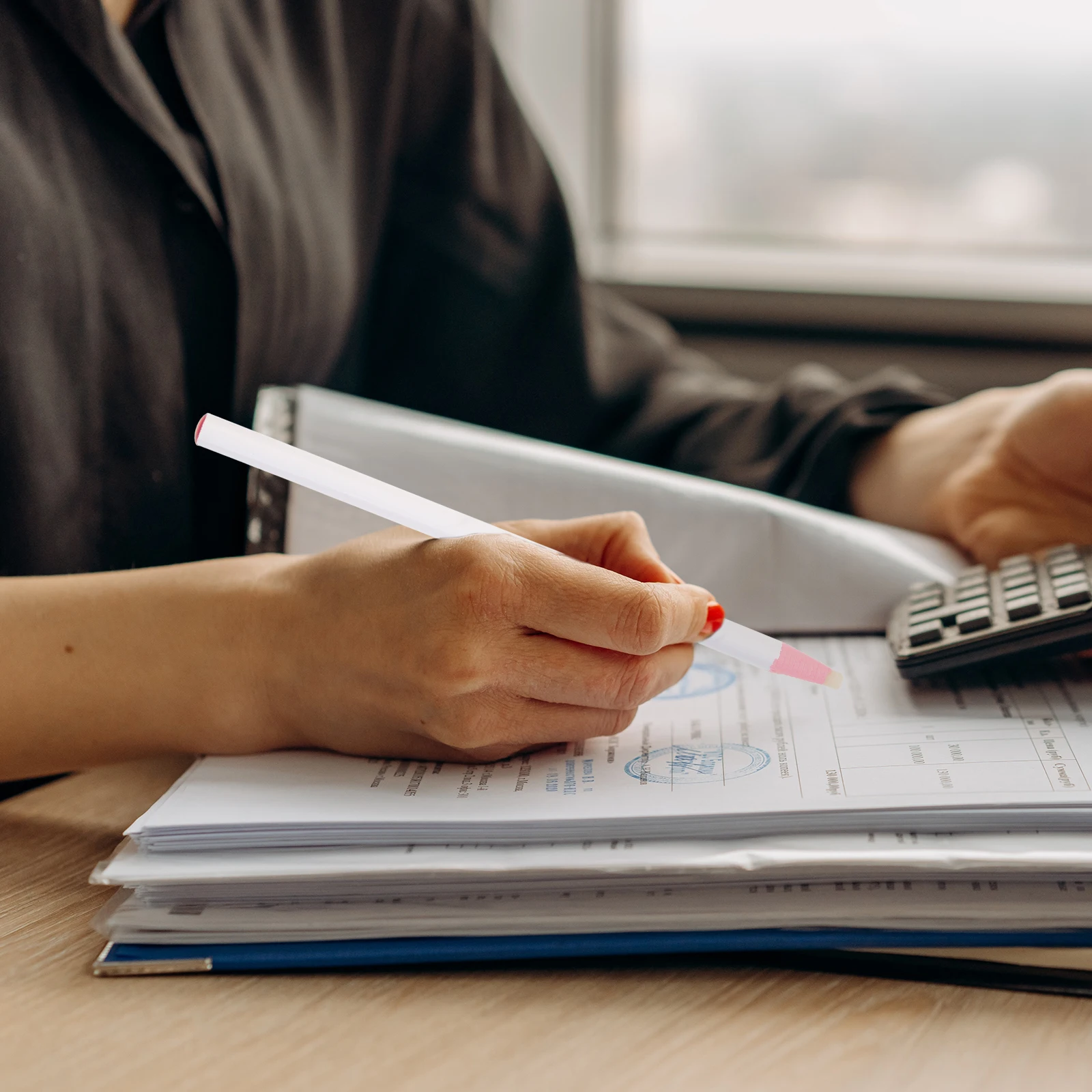 

12Pcs Peel-Off China Markers Grease Pencil Crayons for Fabric Wood Metal Porous Surfaces Sewing Supplies