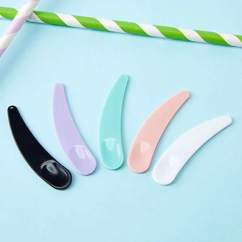 100pcs/lot Mini Cosmetic Spatula Scoop Disposable Mask White Black Green Purple Plastic Spoon Makeup Tool 5.5cm