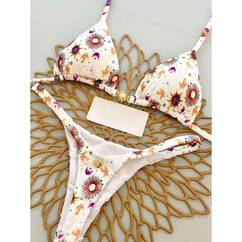 

Модный комплект бикини с принтом, женский купальник с треугольной лямкой на шее, бандажные стринги, бикини с эффектом пуш-ап, лето 2025, новинка Spice Girl, сексуальная пляжная одежда