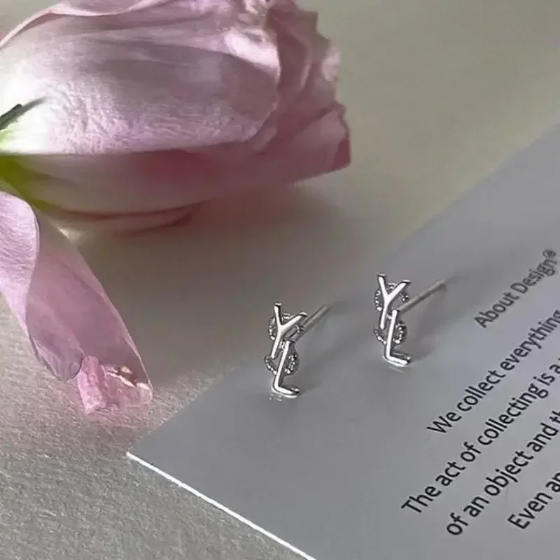 Woman's Elegant Letter Earrings With Simple And Compact Design Versatile And High-End Accessories For Daily Use