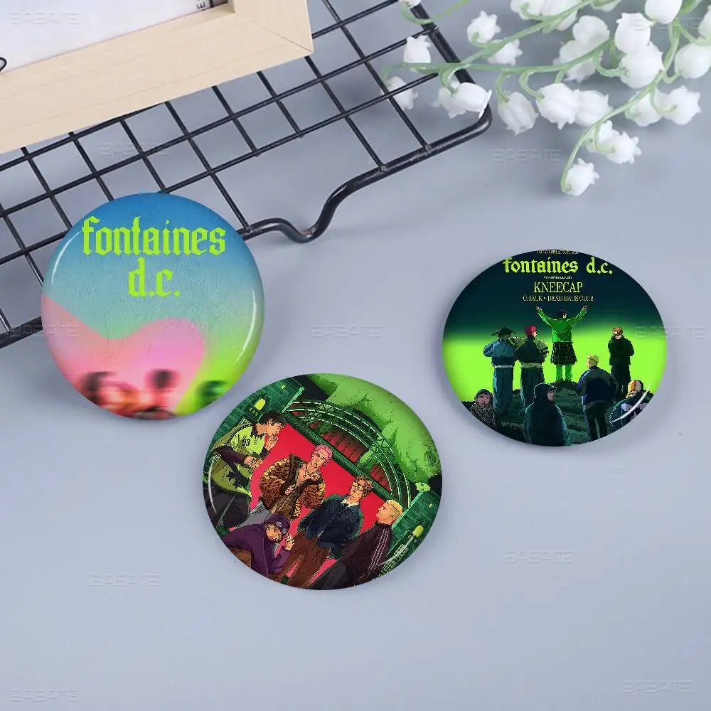 الفرقة F-فونتينز تيار مستمر الرومانسية 58 مللي متر اليدوية بروش الكرتون تأثيري شارة على ظهره مجوهرات اكسسوارات هدايا