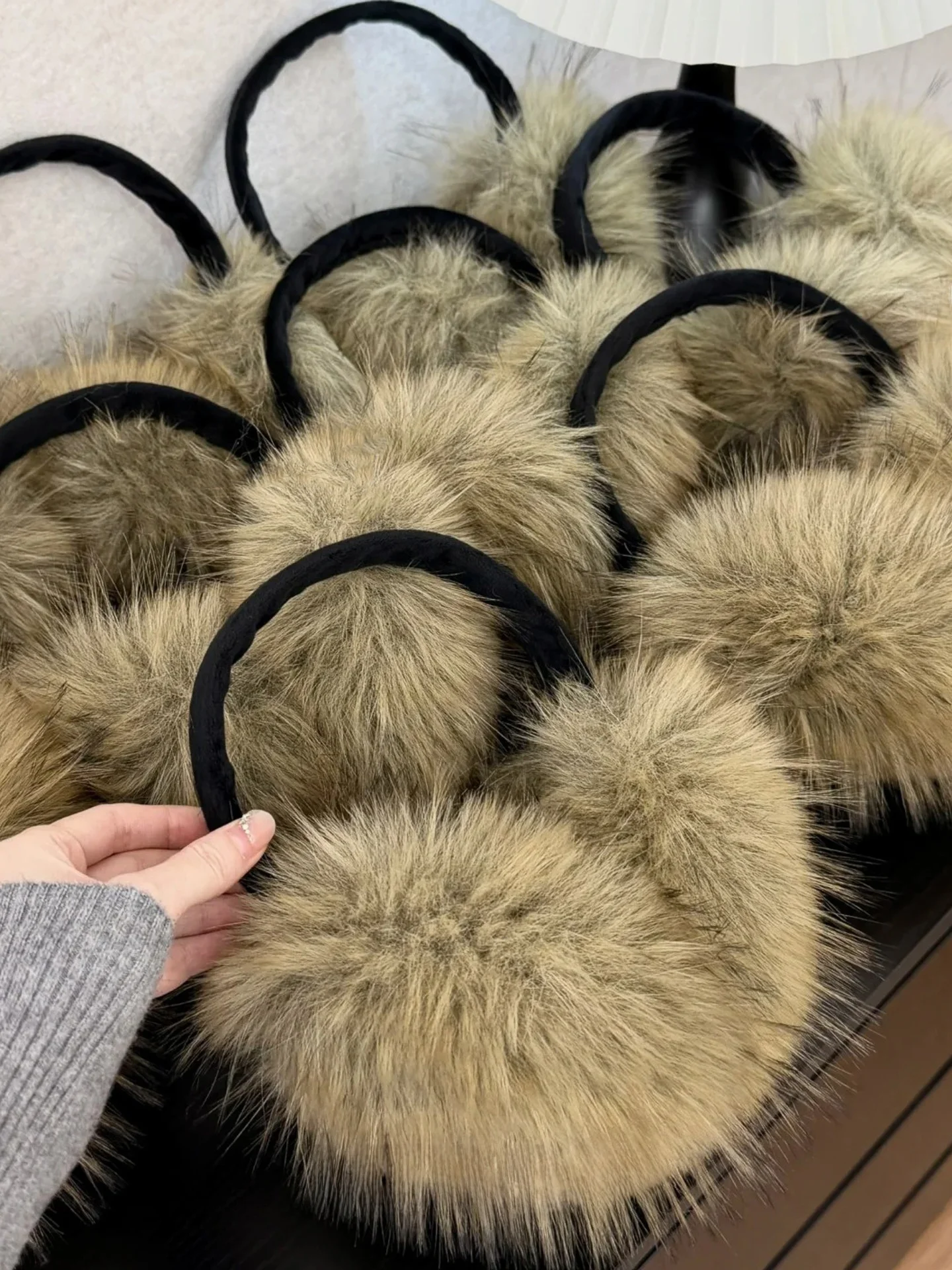 cache-oreilles-en-fourrure-grande-taille-couvre-oreilles-chauds-pour-la-neige-cache-visage-amincissant-ideal-pour-la-photographie-coussinets-d'oreille-tendance-pour-les-temps-froids