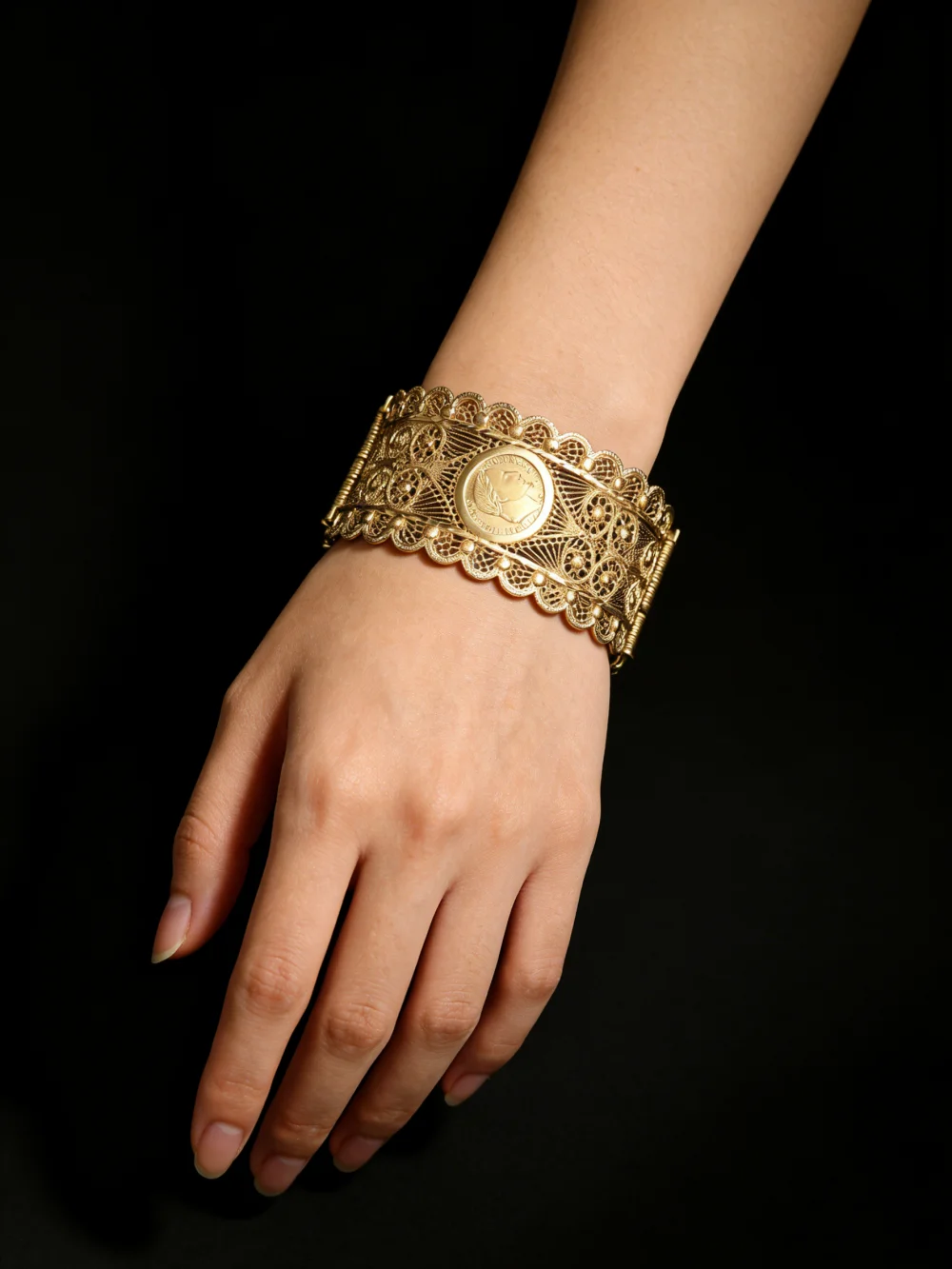 

Golden Arabesque Style Open Hand Bracelet for Women Luxury Wedding Jewelry Hollow Design Bridal Arm Ornament