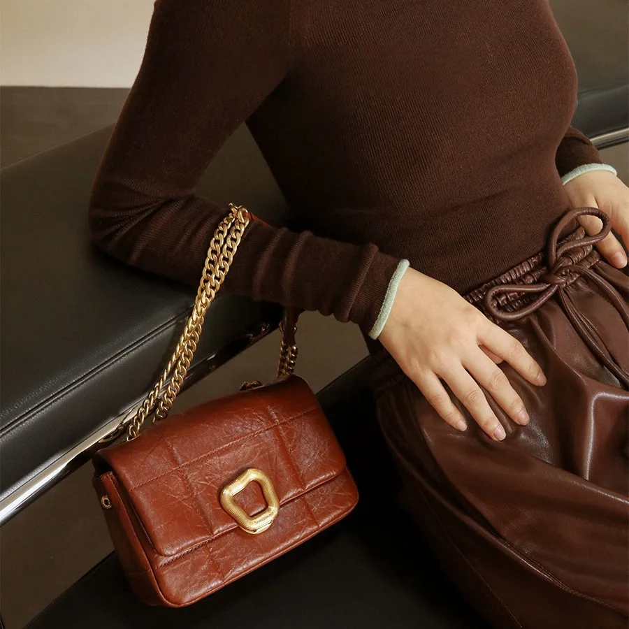 

Кожаная сумка-кроссбоди из натуральной кожи, маленькая/средняя, шоколадного цвета, с цепочкой, мягкая, для телефона, маленькая квадратная сумка