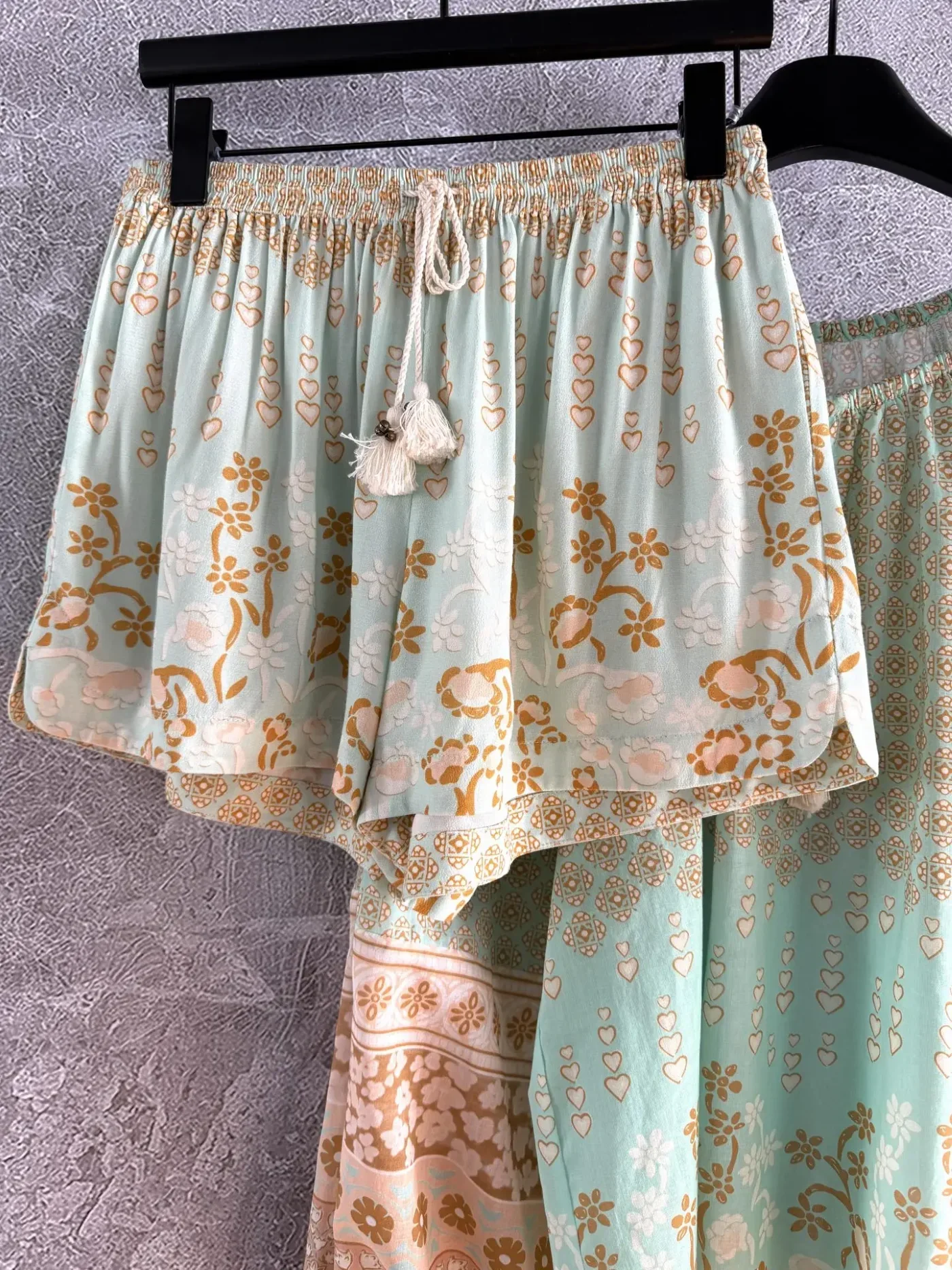 2025 جديد إمرأة ريترو طباعة مجموعة مائل الرقبة فانوس كم قميص + مرونة الخصر السراويل البوهيمي نمط البدلة