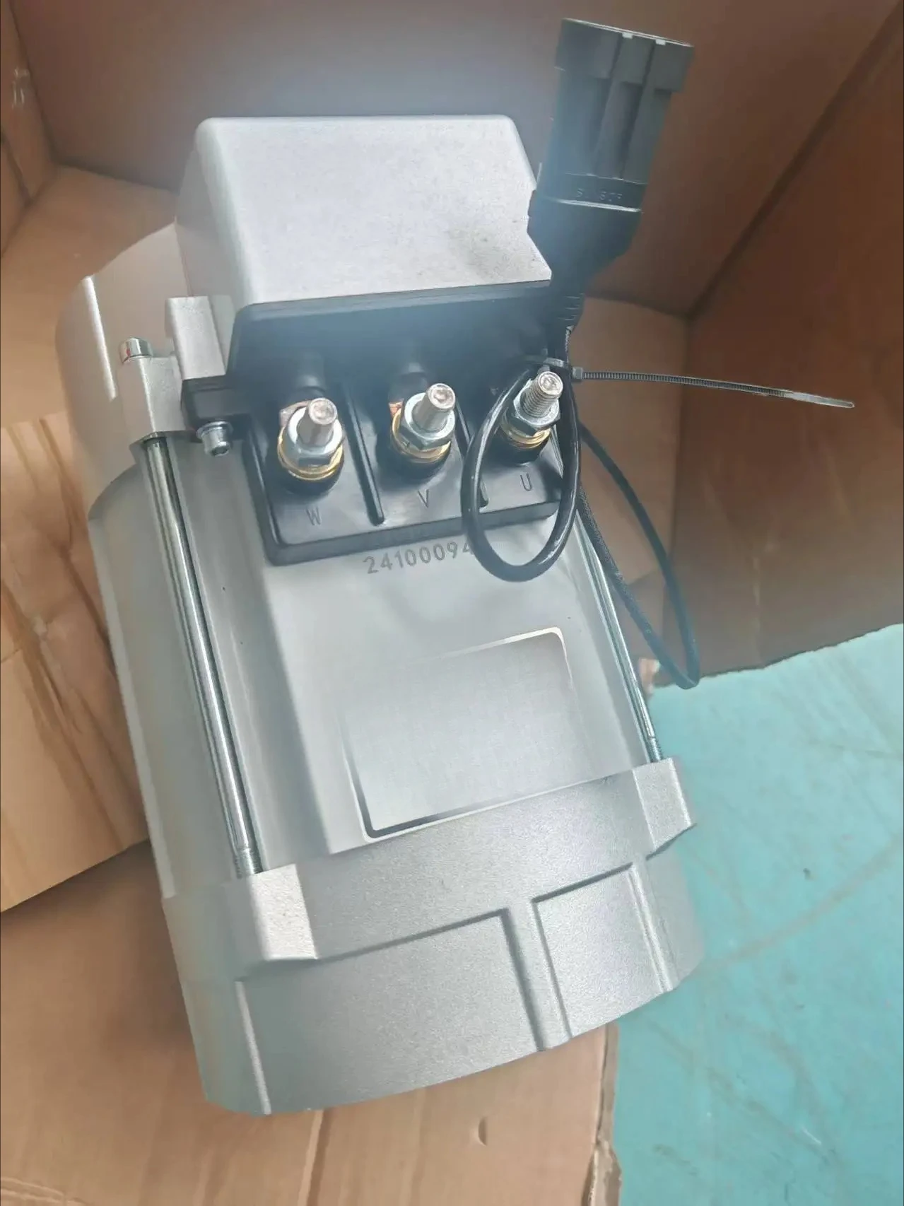 

Электродвигатель переменного тока для гольф-кара AQH44003BXT, высокоскоростной, 2935 об/мин, комплект для переоборудования, 32В 4.5КВт 4500Вт