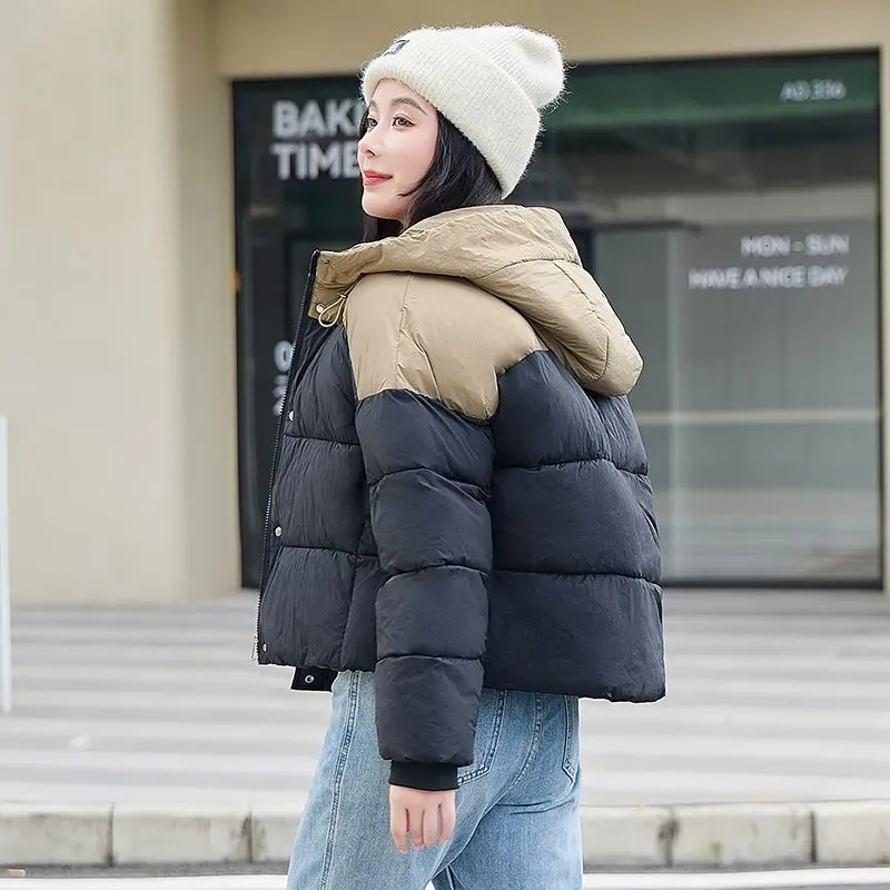 Chaqueta de plumón de empalme de contraste de Color para invierno, chaqueta holgada con capucha, pequeña falta de dinero