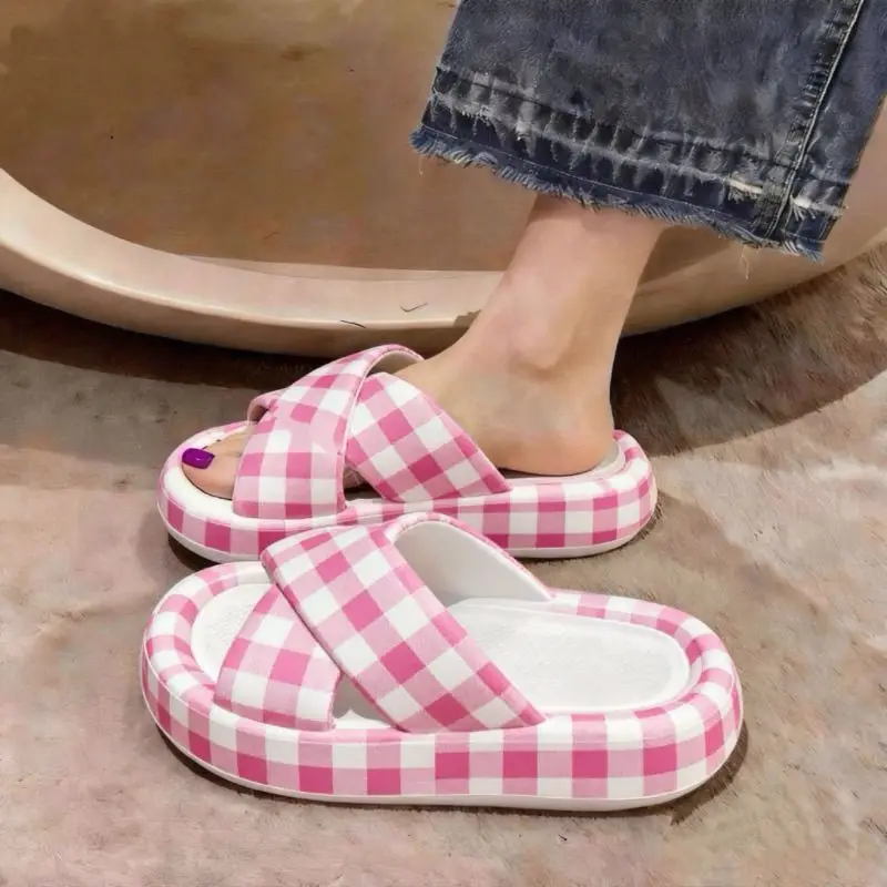

Women Red White Plaid Cross Strap Platform Slippers 2026 Summer Fashion Open Toe Slides Outdoor Beach Sandal Non-slip House Shoe