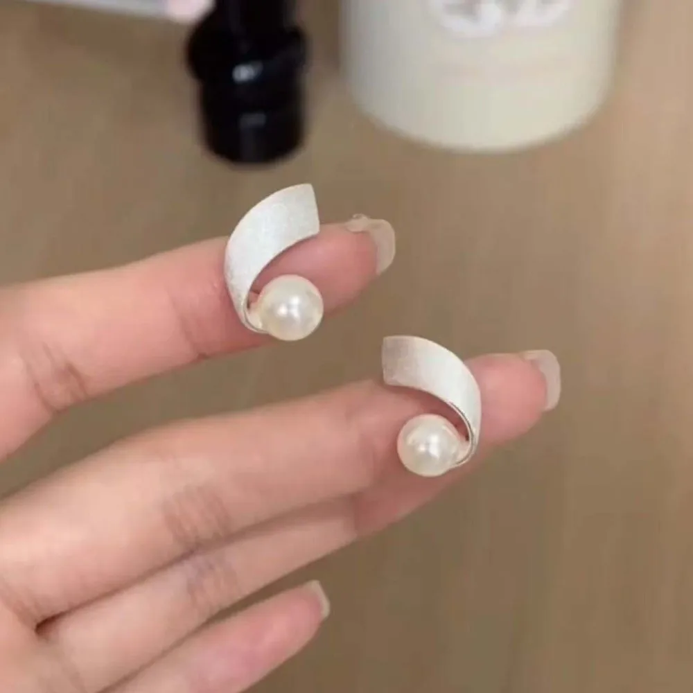 Faux Metal Silver Pearl Studs Hypoallergenic Minimalist Style Brushed Spiral Earrings Fine Craftsmanship Lightweight