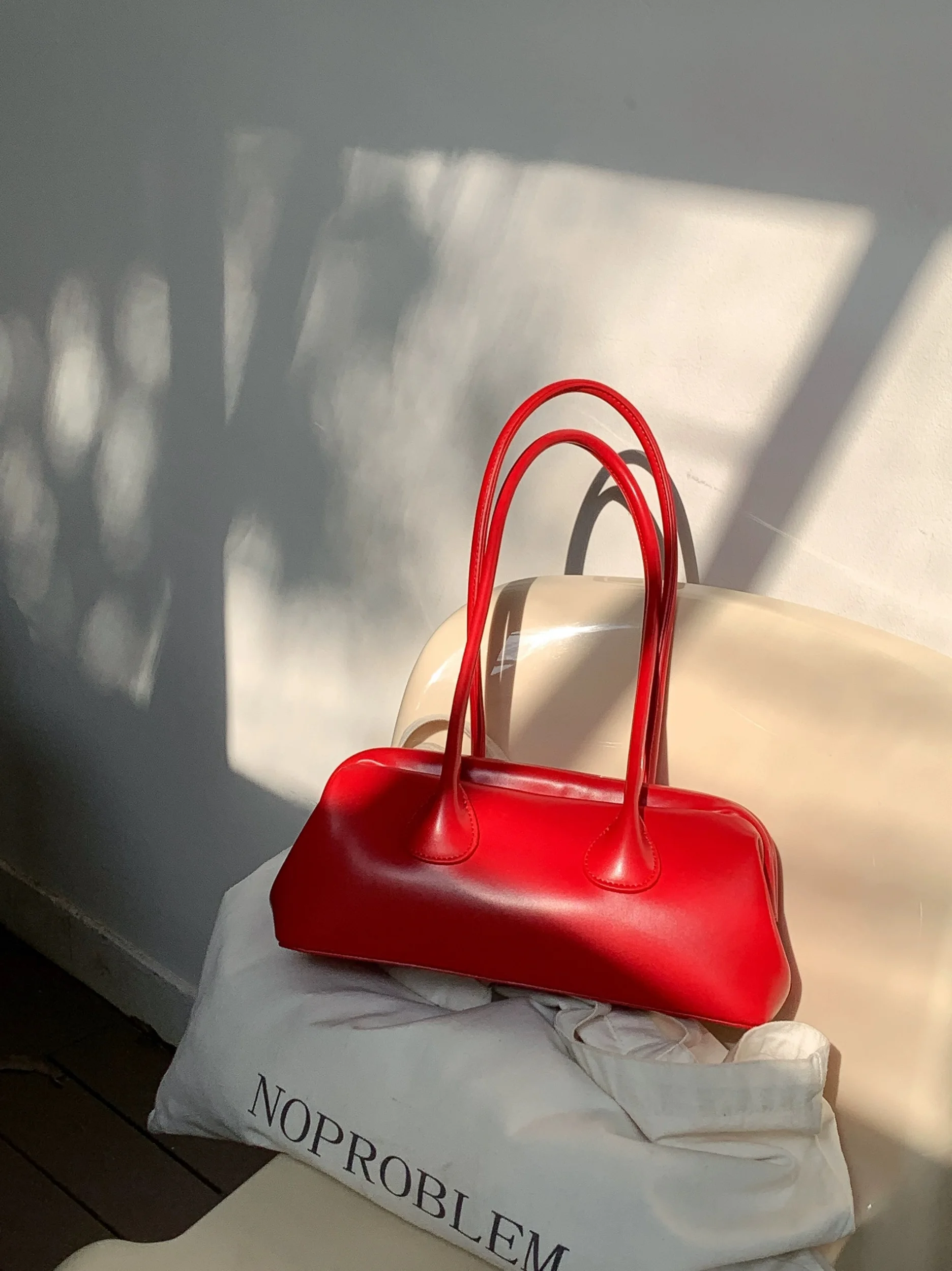 حقيبة كتف جلدية ناعمة كبيرة السعة عالية الجودة للاستخدام اليومي على الطراز الكوري العصري