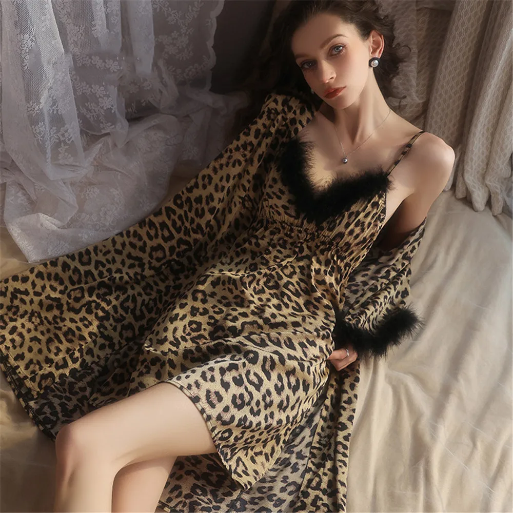 

Элегантный французский комплект-двойка: сексуальный плюшевый халат с аппликацией в виде леопарда, женская пижама, уютный домашний наряд, одежда для отдыха из ледяного шелка