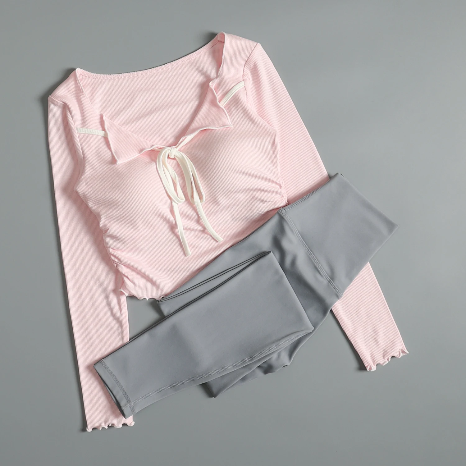 秋の女性用シニアスポーツスーツ、胸パッド付きヨガフィットネス長袖、ハイウエストヒップアップランニングサイクリングパンツ