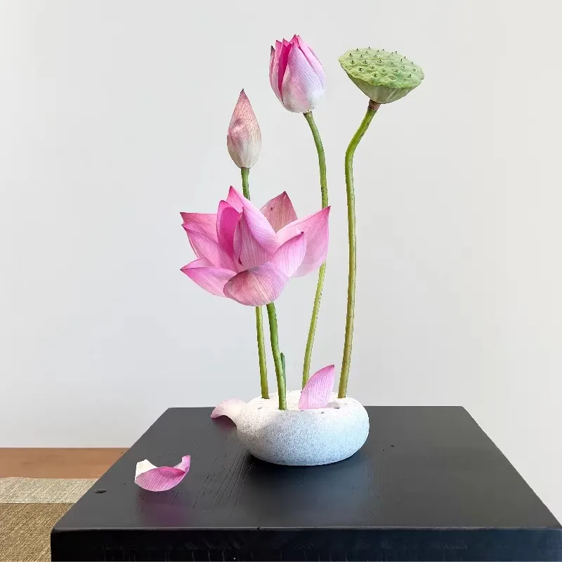 Japanese-Style Ceramic Flower Pot Vase Drainage Holes Flower Arranging Vessel Rustic Home Decor Piece Ornamental Display Item