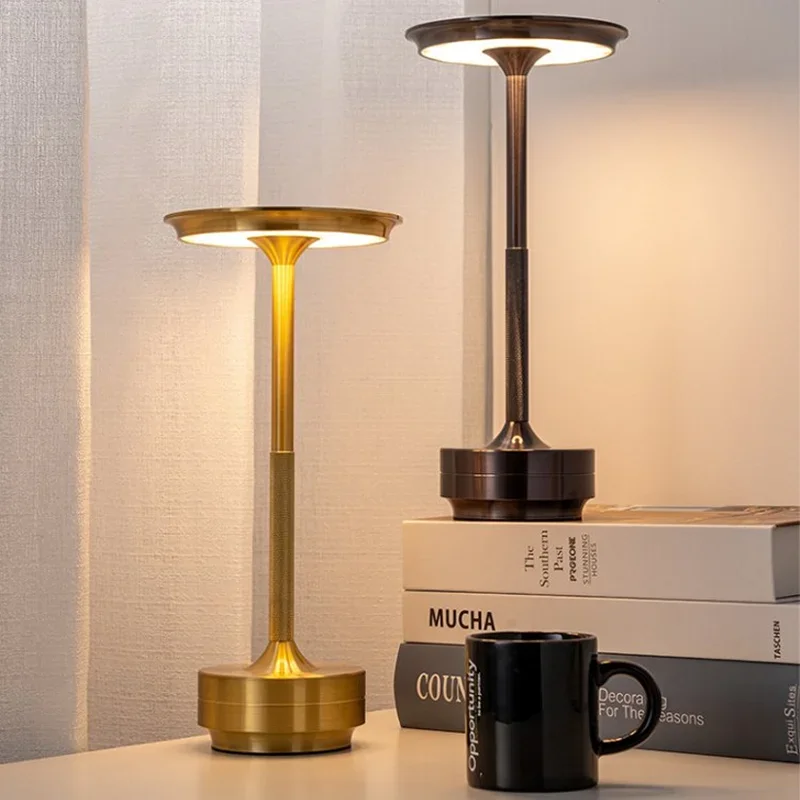 

Dropshipping lampe bureau Dimmable Modern Wireless Rechargeable Bed side Cordless LED Electroplated Metal Cordless Table Lamp