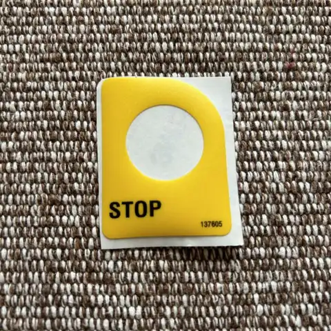 137605 E-Stop 데칼, 137605GT