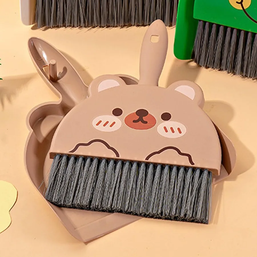 Cartoon Mini Broom & Dustpan Set - Brown Bear & Green Frog Design, Handheld Cleaner for Desktop, Car & Home - Image 4