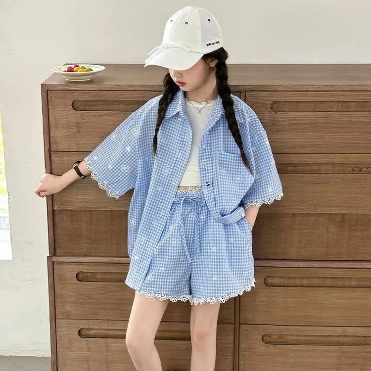 

2025 летний комплект солнцезащитной одежды для девочек-подростков, клетчатая рубашка + повседневные спортивные шорты, 2 шт., шорты для маленьких детей, костюм, детская одежда, От 4 до 14 лет