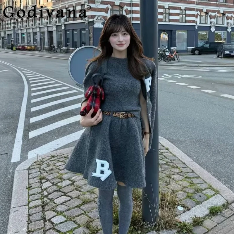 

Japanese Fashion Sweet Women's Matching Sets Spring 2026 New B Letter Embroidered Sweater and Shorts Skirt 2-piece Set Clothes