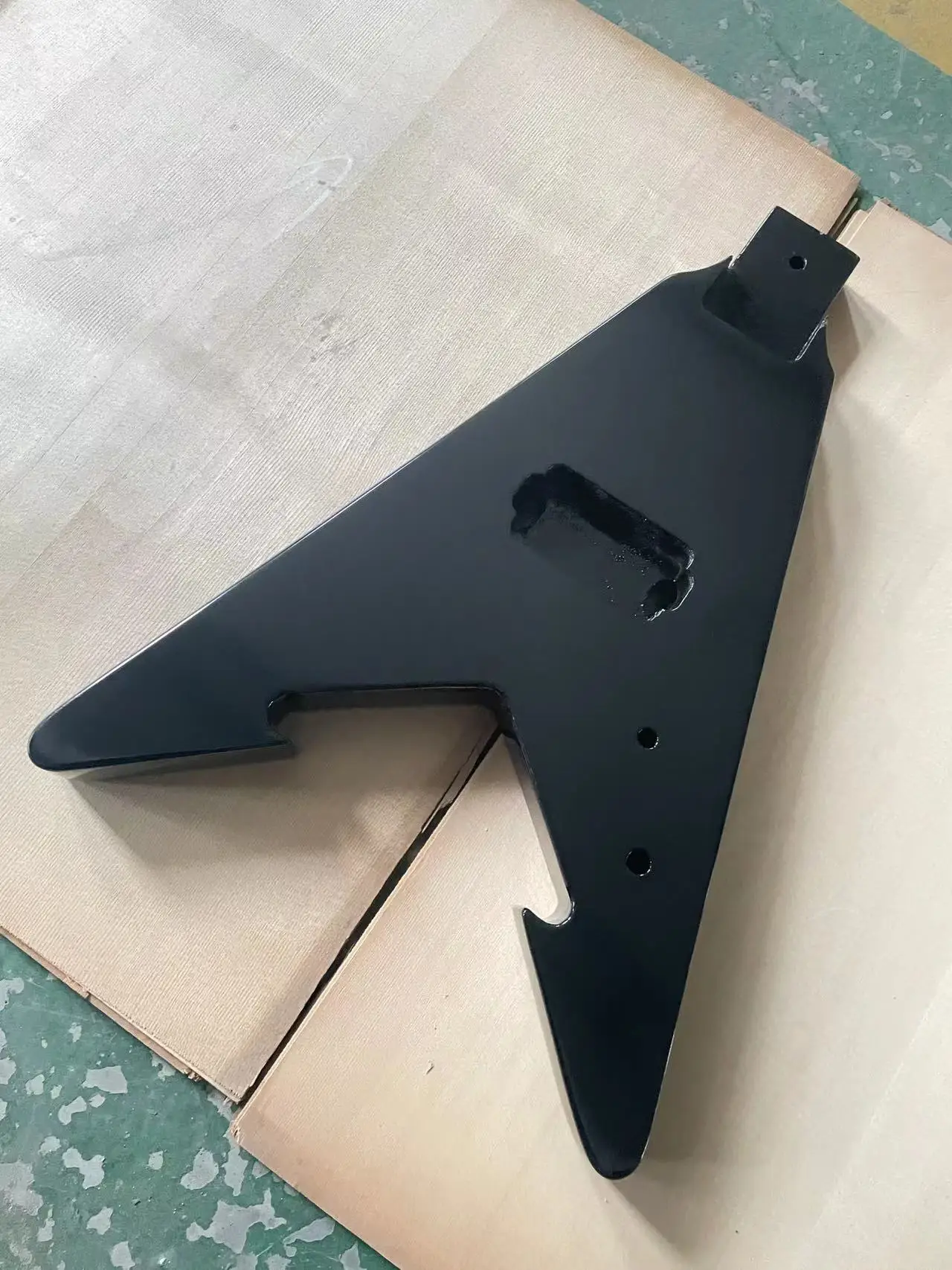 DIY Electric Guitar Body Black Triangle Unfinished Guitar Barrel Bubble Tongmu ST Bass Guitar Accessories