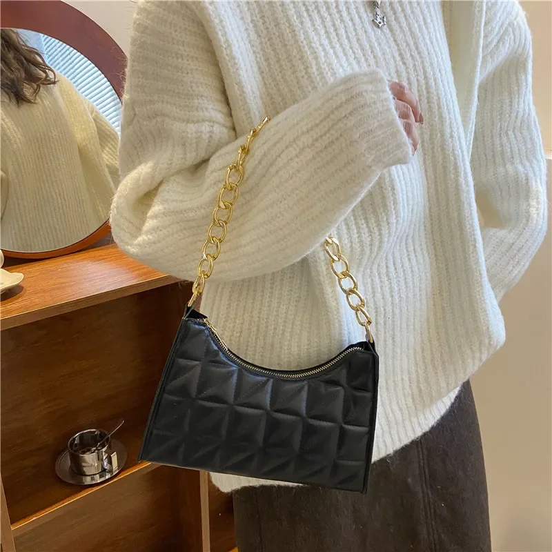 

Женская сумка через плечо с ромбовидным узором из искусственной кожи, кожаная однотонная нишевая сумка с цепочкой, модная женская сумка для покупок под мышками 2025