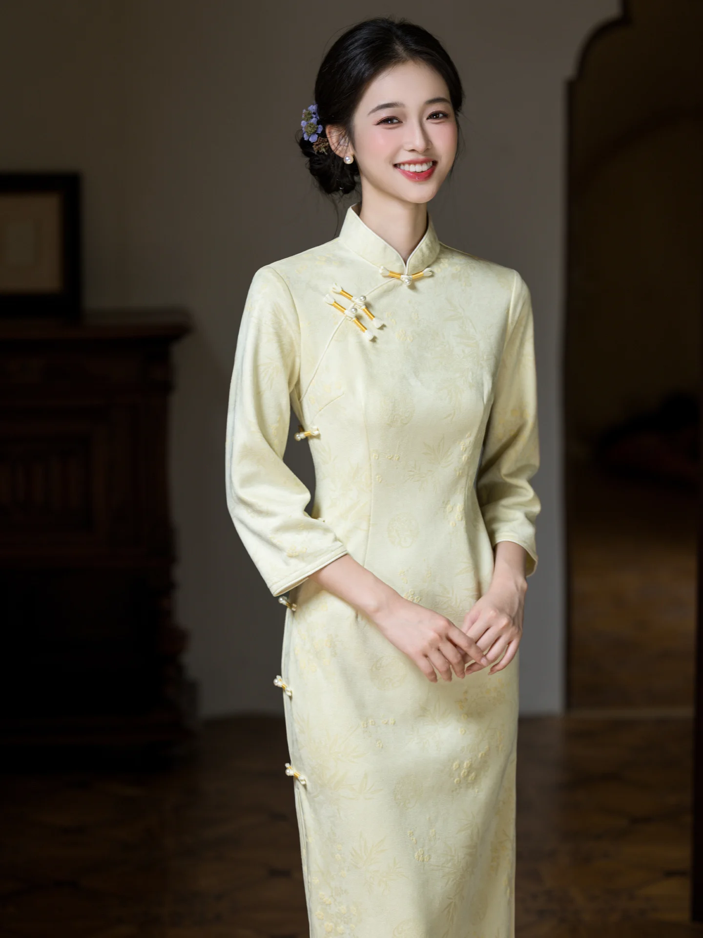 

Новое поступление: Женское платье 2026 года, желтое, с длинным рукавом, в ретро-китайском стиле, простое, для повседневной носки, комфортное и теплое.