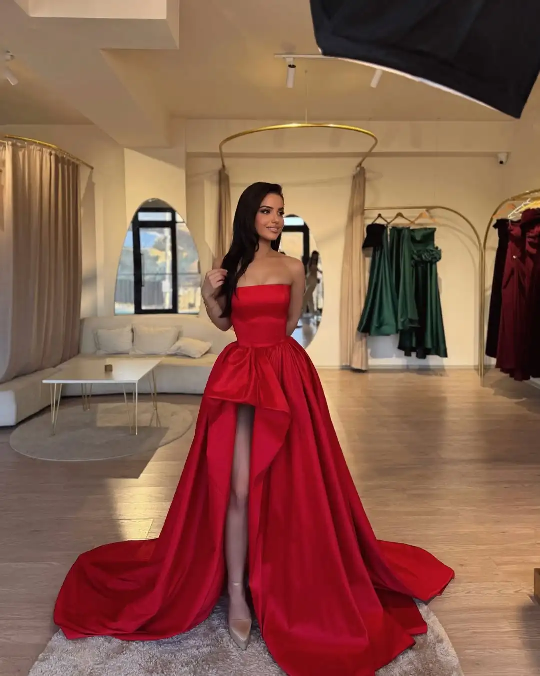 

Customized Graceful Strapless Pleats Front Slit Evening Dresses Temperament Satin Chapel Train Vestido De Festa Vestido De Noche