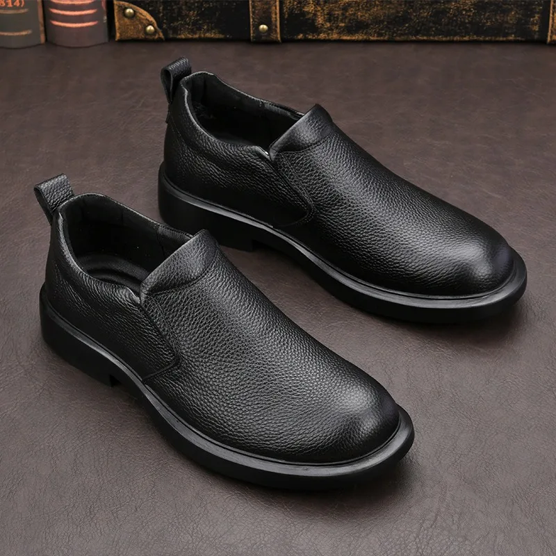Men's Slip-on Genuine Leather Shoes Soft Soles Casual Dress Shoes Autumn Men Casual Business Shoes for Middle-aged Dad Plus Size