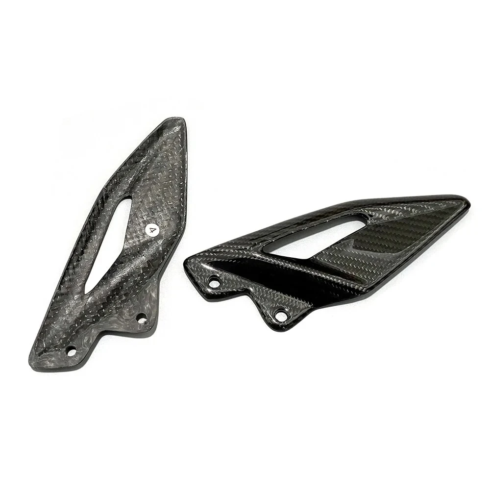 Accesorios de fibra de carbono para motocicleta, placas protectoras de talón, reposapiés para Triumph Street Triple 765 R RS 2016-2024 660/S 2020-2022