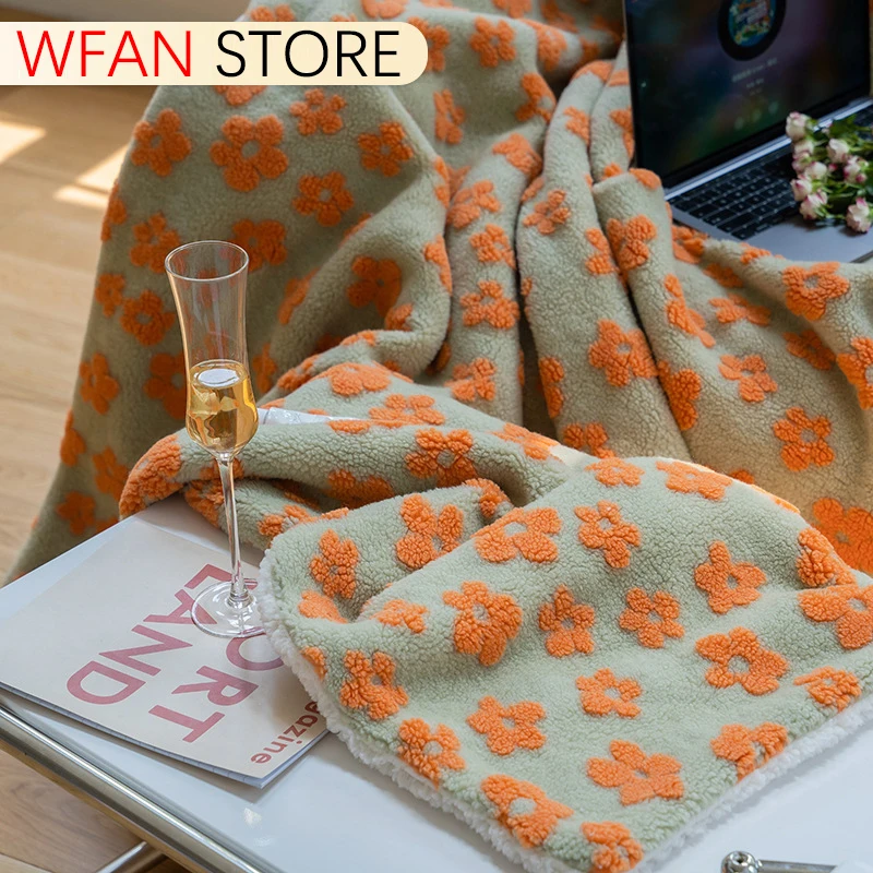 Autumn Winter Retro Floral Jacquard Sheep Fleece Blanket Double Sided Warm Thick Bedroom Sofa Dorm Office Nap Cover Artsy