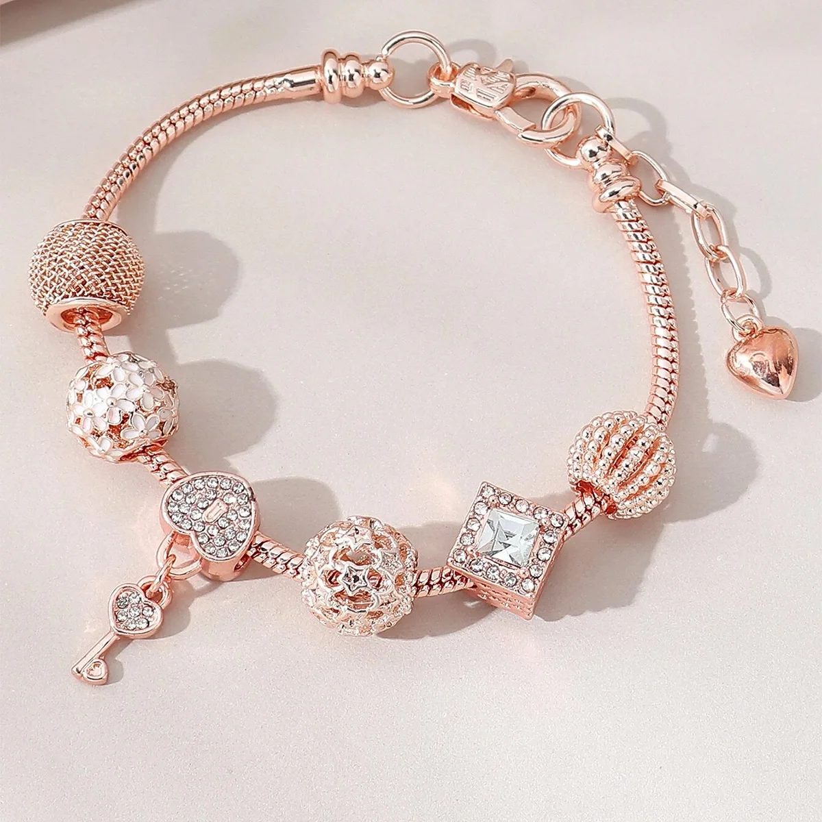 1 Damenmode-Meerjungfrau-Armband mit mehreren Elementen und Perlen, passendes Zubehör für den täglichen Gebrauch für Hochzeiten – Detail 10