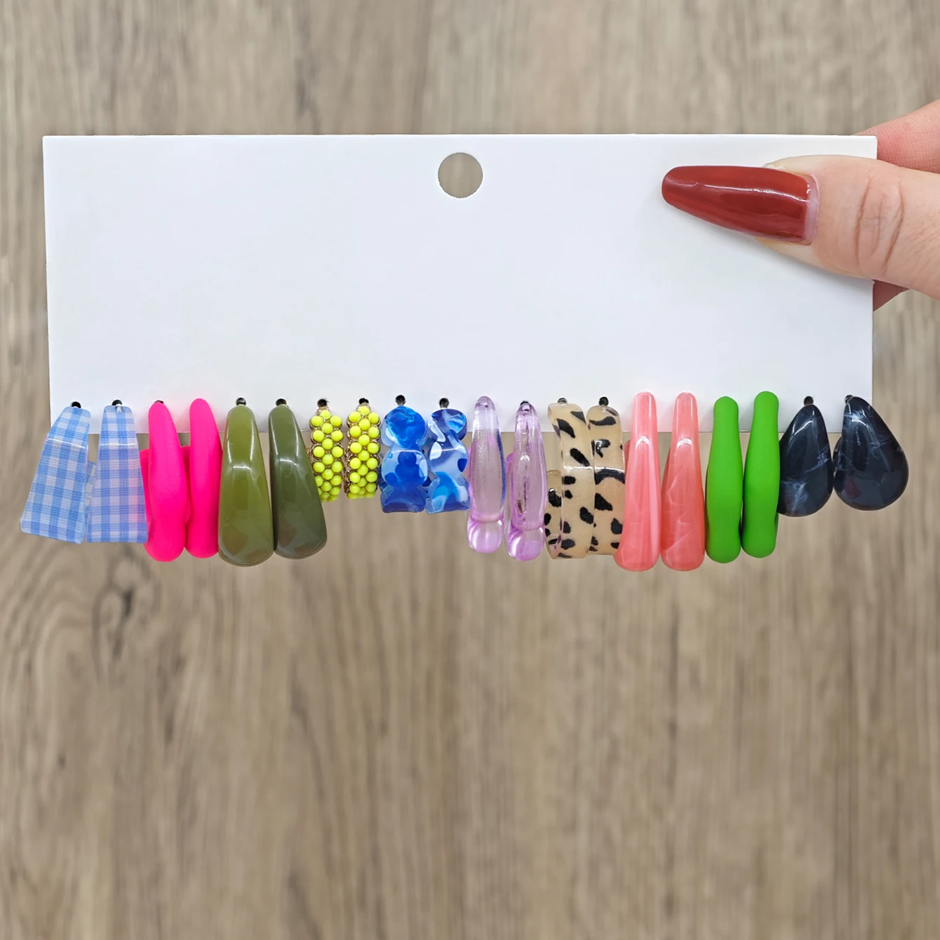 20pcs new kit exaggerated artistic earrings simple and fashionable colorful acrylic resin C-shaped earrings