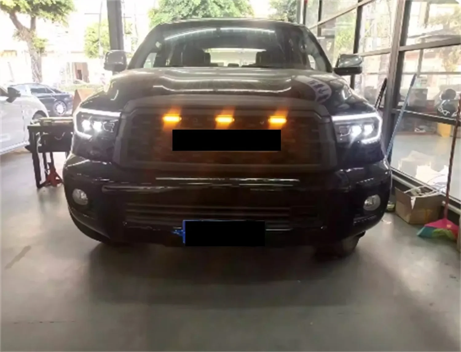 Car Front Bumper Grill Radiator Grille Racing Grill With LED  Turn signal Lamp for sequoia TRD