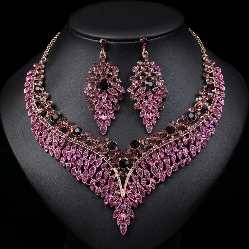 Luxurious And Exquisitely Designed Necklace Earring Set