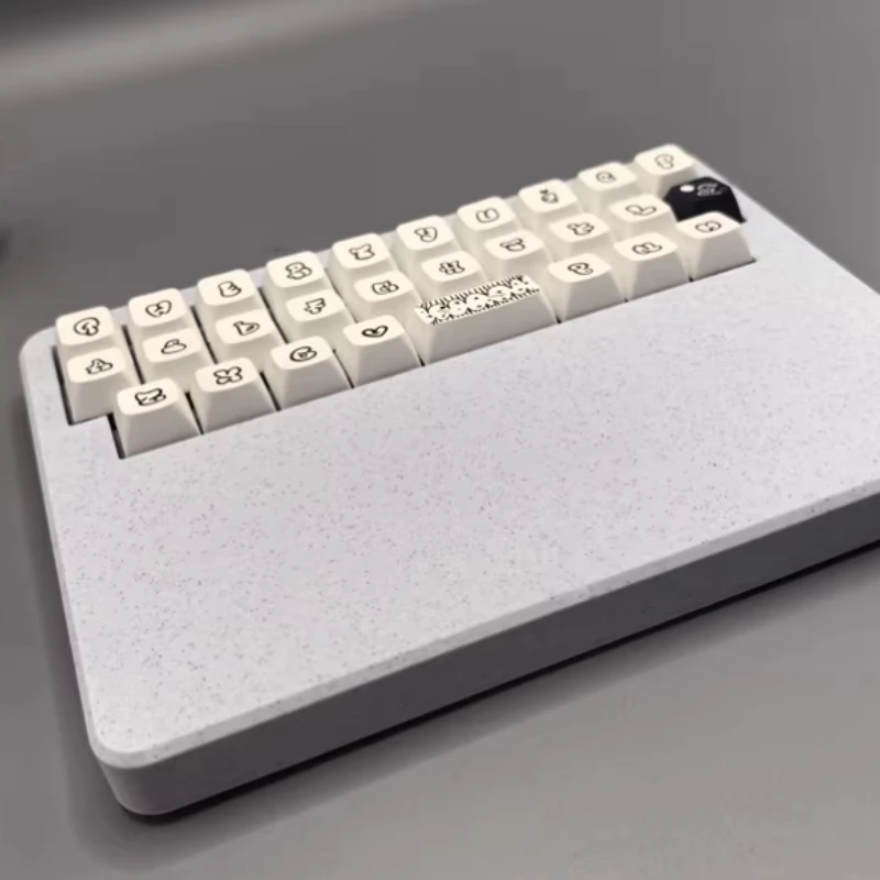

28-клавишная клавиатура, 30% раскладки, три режима/двухрежимная RGB-подключение через индивидуальный внешний вид 3D, многоцветная дополнительная беспроводная клавиатура