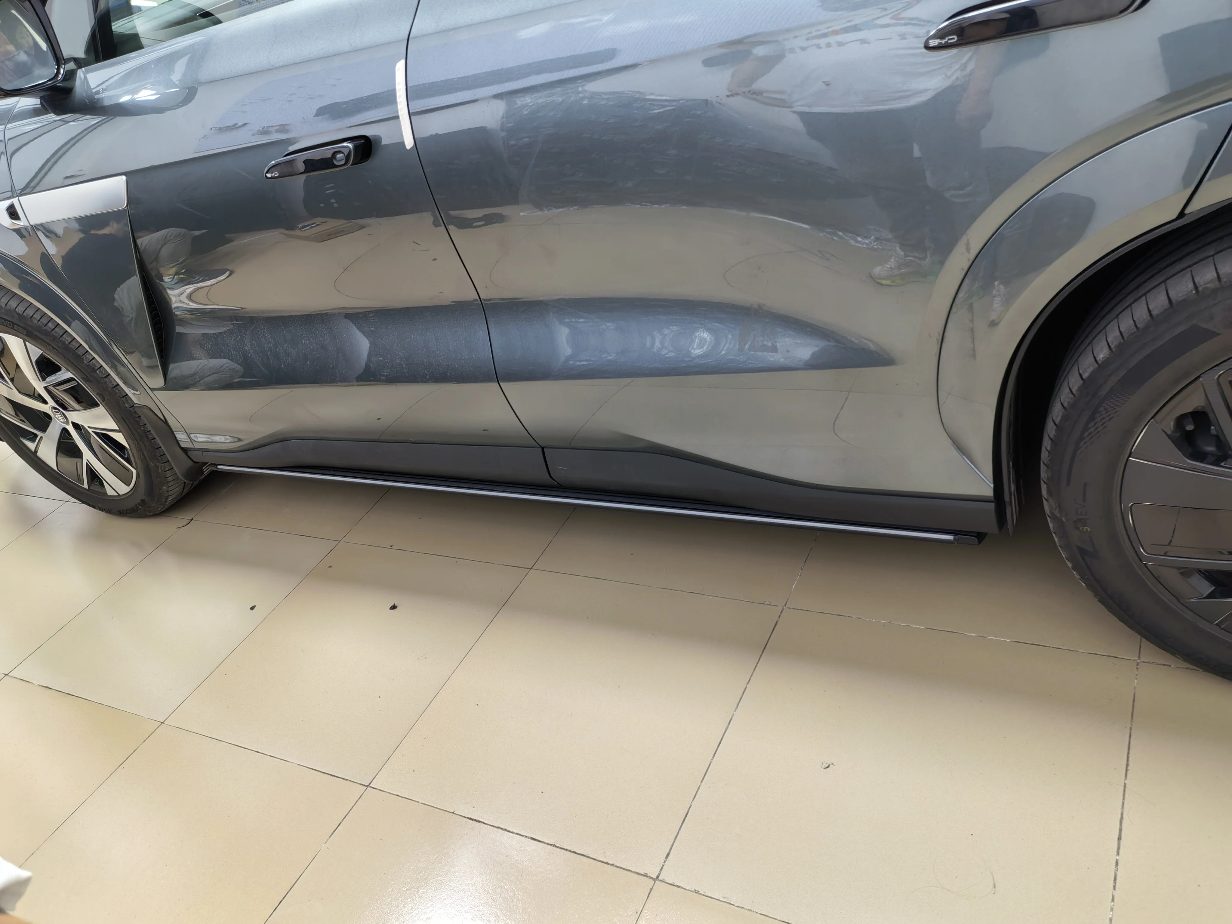 for BYD SONG Pro DMI Door Step Tom AutoBYD TANG L DMI DMP Electric Side Steps Hot Sale Mobile APP Control Led Light Threshold