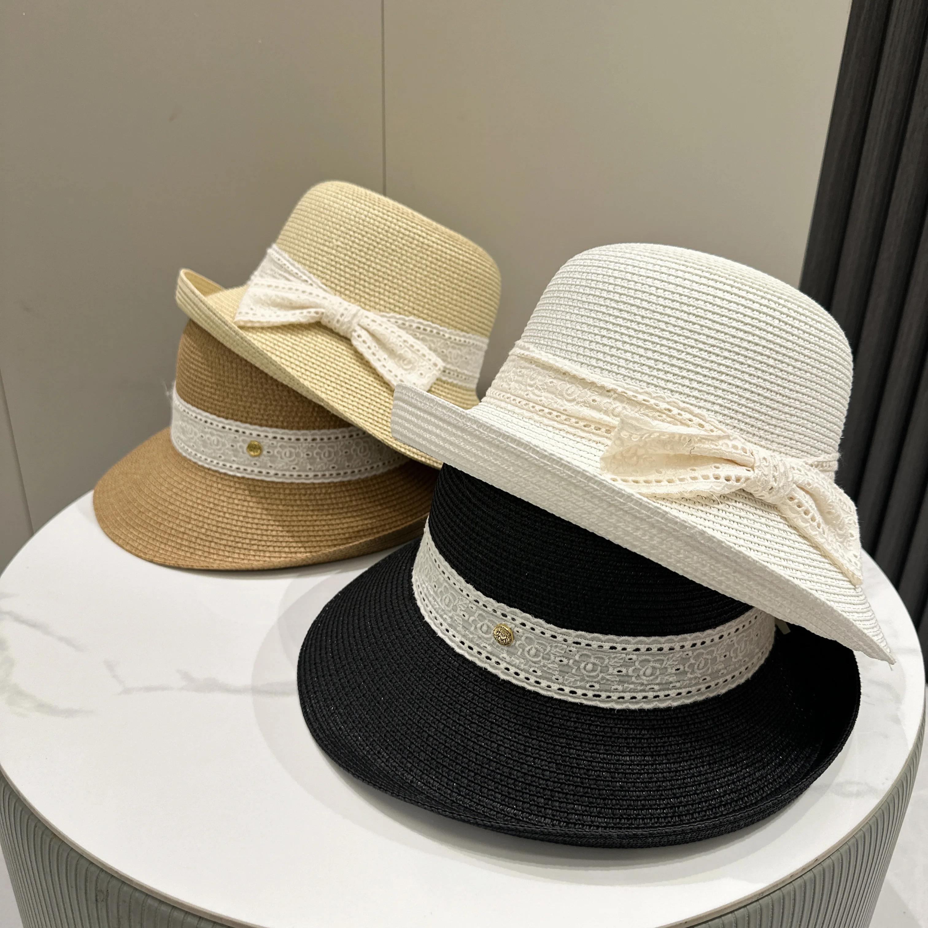 New Model Lace Bow Straw Hat for Women's Sun Protection and Sunshade Beach Trendy Top Caps Flat Top Sun Hats