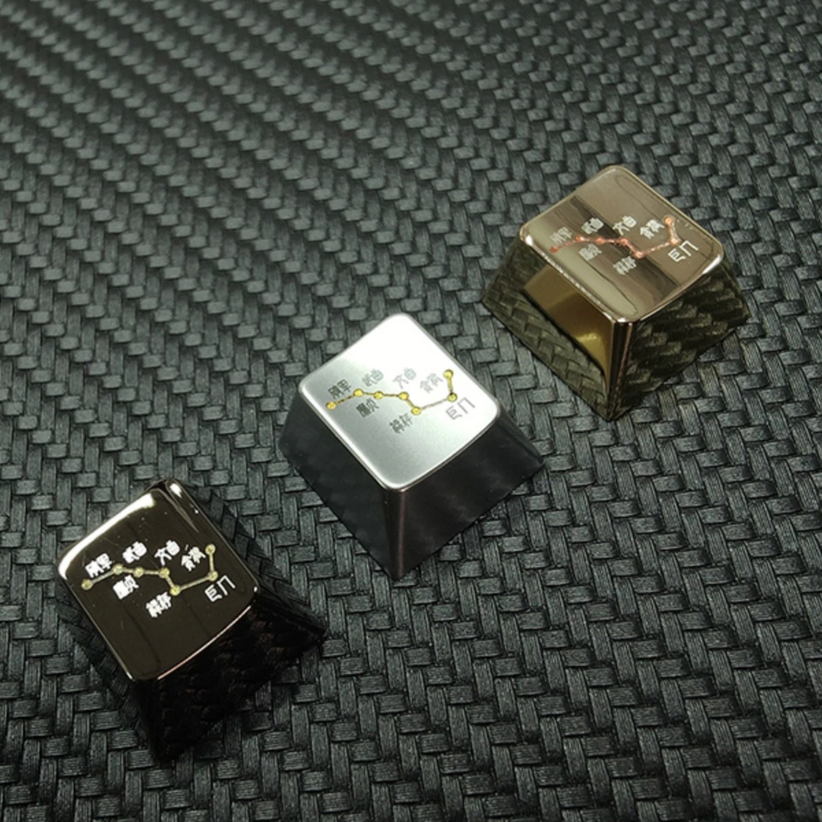 

Metal keycap Big Dipper R4 personalized keycap engraving + gold painting process Original factory height Cross shaft universal