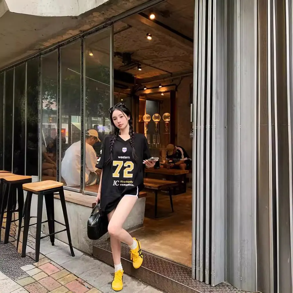 

Women's Summer Casual V-neck T-shirt Letter Print Short-Sleeved Loose Fit Sports Jersey Top