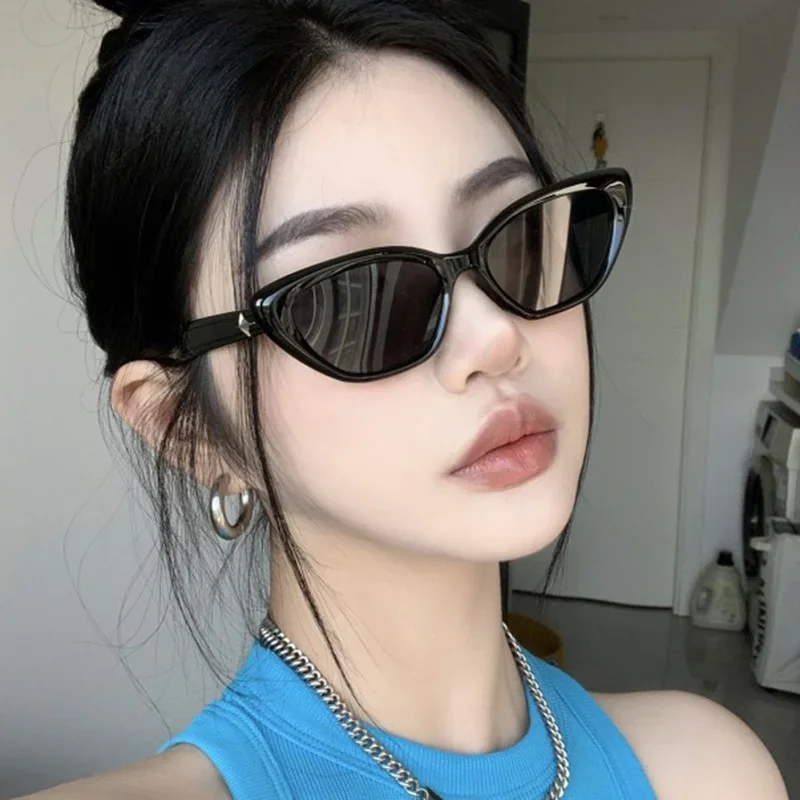 Elegant Black Frame Cat Eye Sunglasses Women Men Sun Glasses Female Mirror Colors Designer Brand Fashion Cute Eyewear