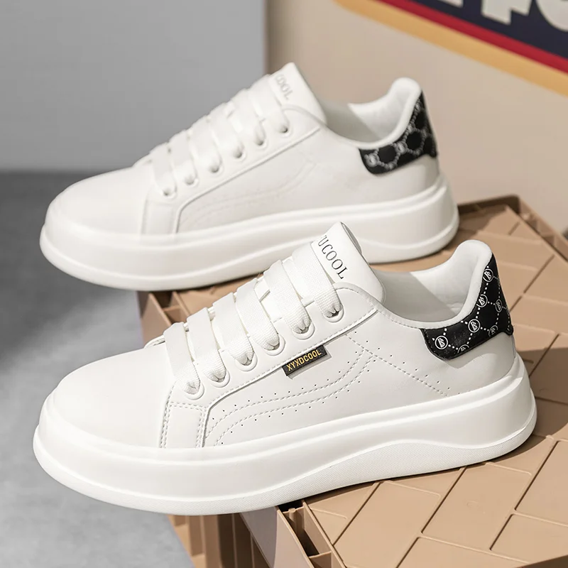 Męskie białe sneakersy na jesień 2025 - oddychające buty codzienne, styl dla par, modne i najlepiej sprzedające się