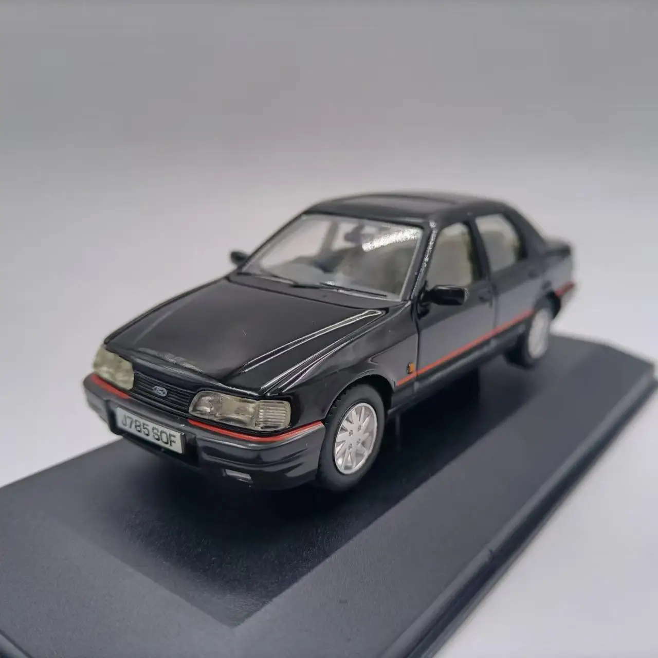 

Литой под давлением масштаб 1:43 Ford Paparazzi Pioneer Sierra Sapphire GLS, модель автомобиля из сплава, Коллекционная игрушка, подарок, сувенир, украшение для дисплея