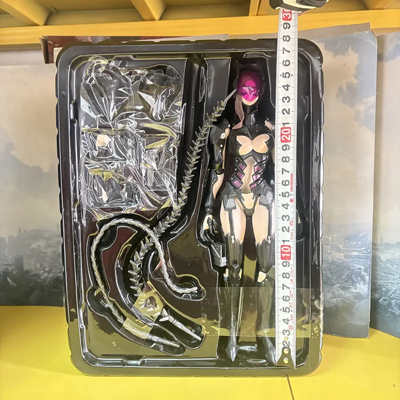 Figurine Catwoman PLAY ARTS chat femme figurine Selina par Tetsuya Nomura le chevalier noir monte Kyle modèle jouet cadeaux décoration