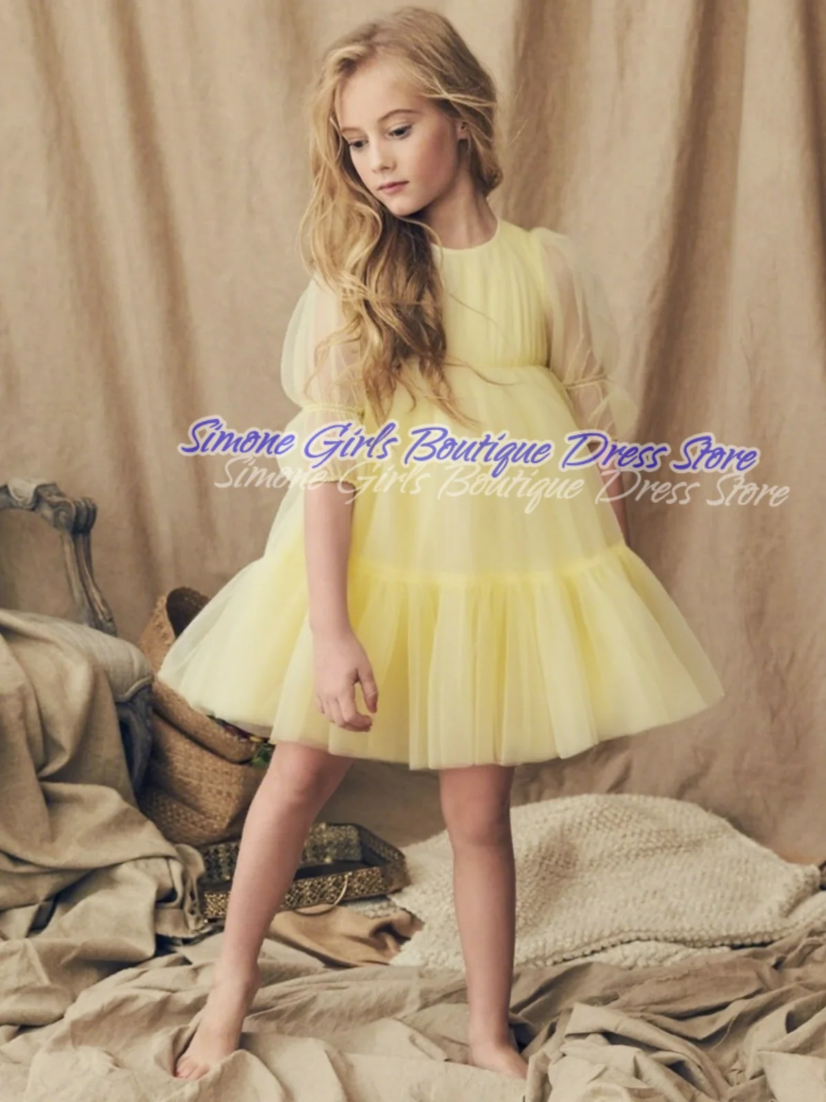 

Cute Little Girls Puffy Tulle Flower Girl Dress Long Sleeves First Communion Dresses Ruffles Kids Birthday Prom Ball Gowns