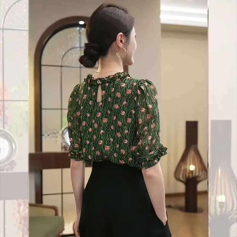 Stand-up Auricularia Auricula Short Sleeve Shirt Women New Spring Light Luxury Niche Appear Thin Green Floral Short Sleeve Tops