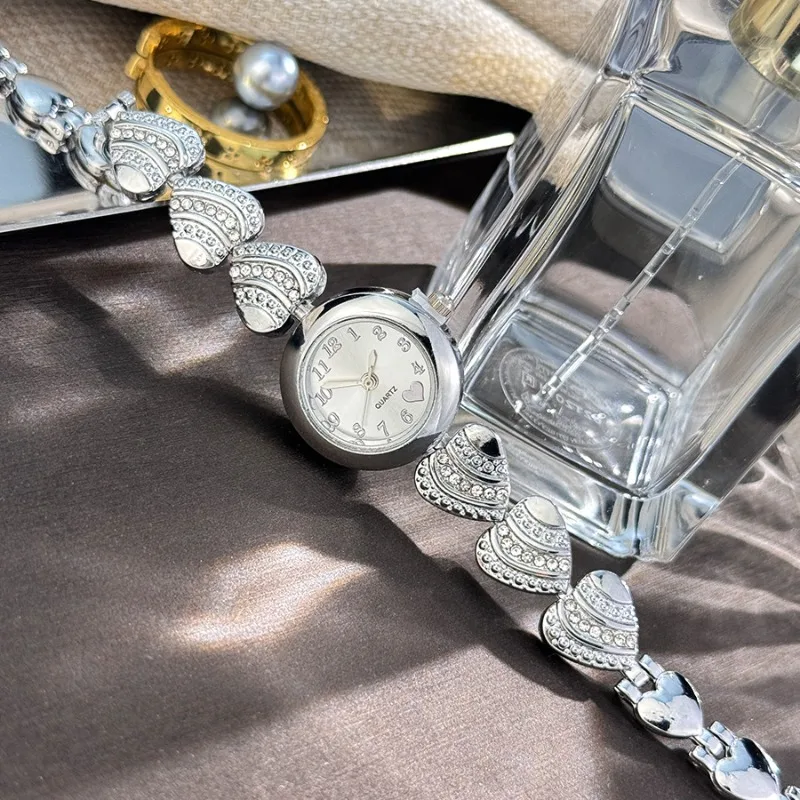 

Модный браслет в форме сердца, женские часы, ремешок из сплава, инкрустированные стразами, кварцевые часы для женщин, наручные часы Montre Femme