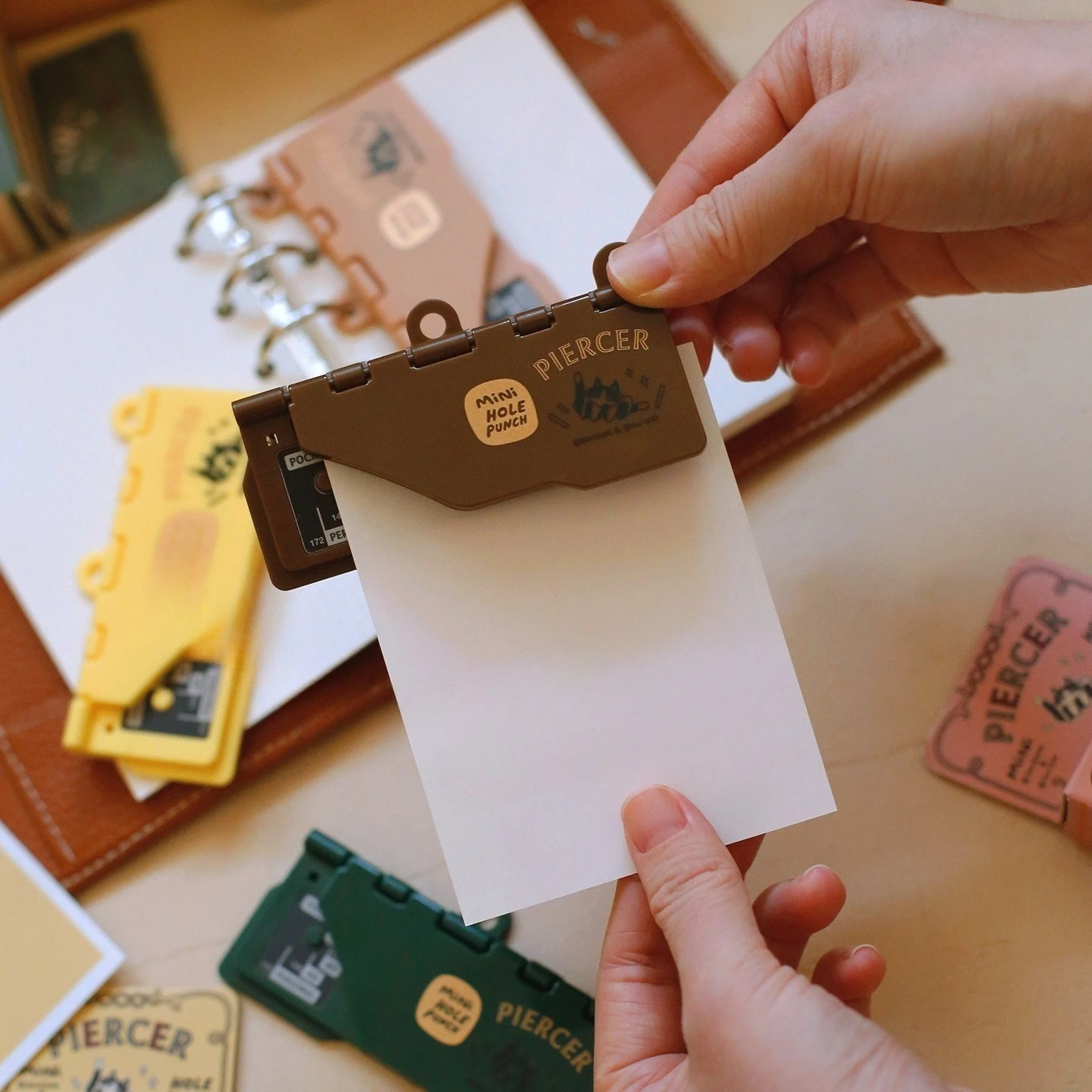 Card Punch 3-hole 4mm Loose-leaf Notebook M5/A7/A6 with Hanging Holes Can Be Put Into Loose-leaf Storage Portable Punch.