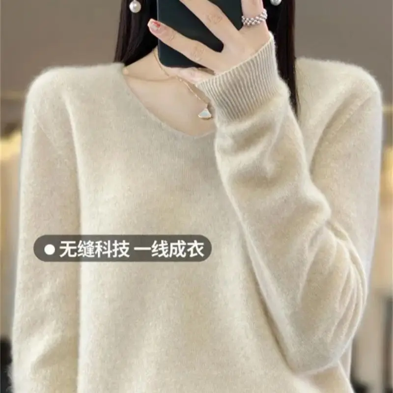 Autumn Winter New Cashmere Sweater Women's Short Loose Knitted Sweater  Wool fashion V-neck Warm Pullover Top