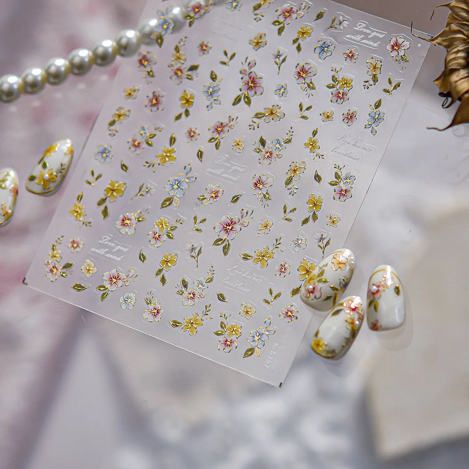 الرجعية الأزهار رائعة ملصقات الأظافر الوردي الأصفر الأزرق الزهور الخضراء ورقة مسمار الزينة ملصقات ذاتية اللصق مسمار DIY الشارات